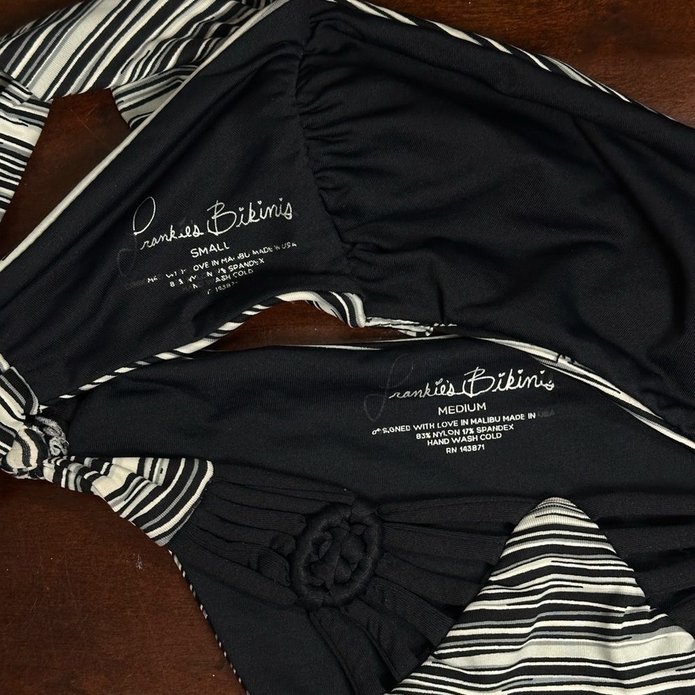 Frankie’s Bikinis 3 Piece Set (2 bottoms)